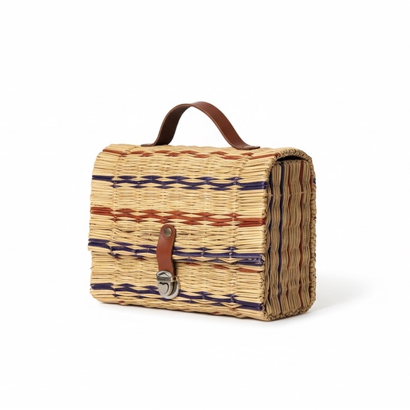 Stylish Tan Shoulder Bag - Picture 2 of 4